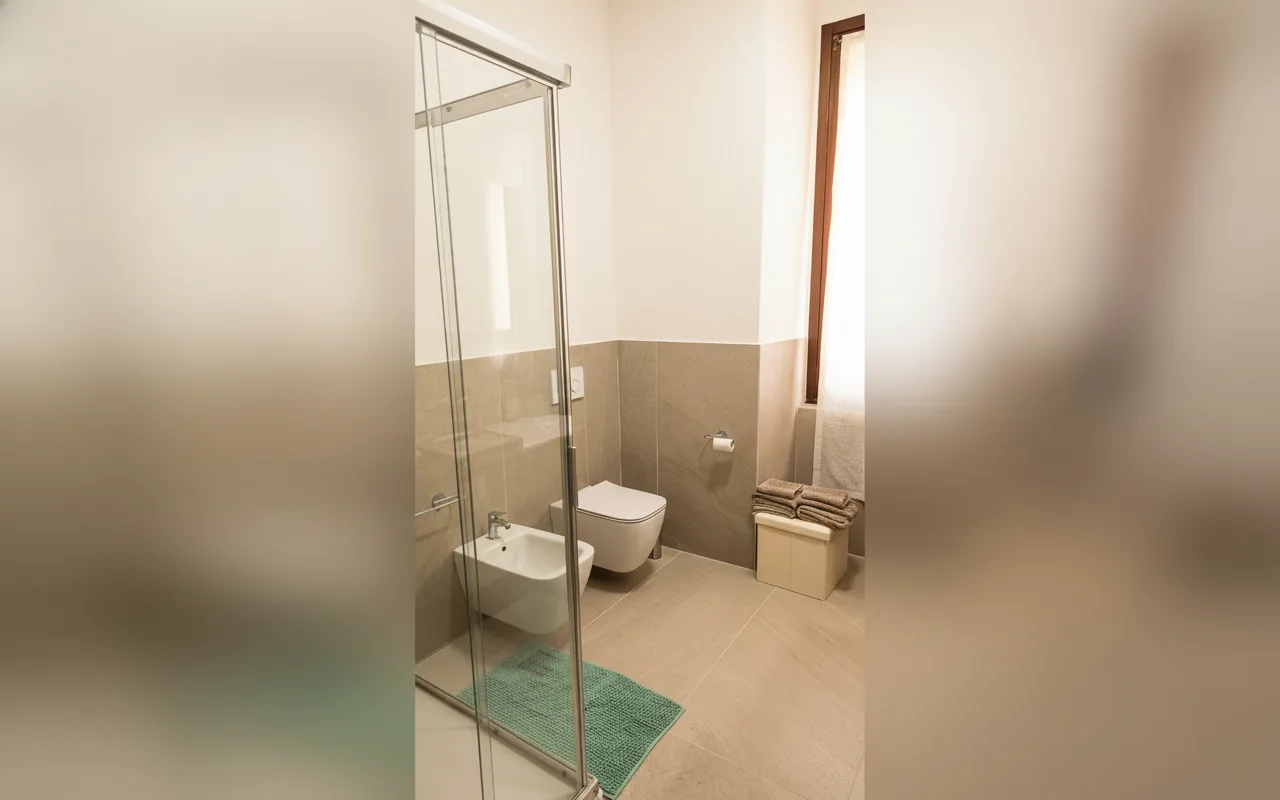 Camera con bagno privato — Nido Nel Borgo, Esine (Lombardia) (foto 15)